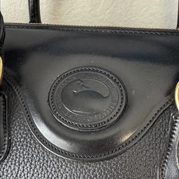 🔥Flash Sale!🔥 Dooney & Bourke Vintage Barrel Bag - Picture 3 of 10